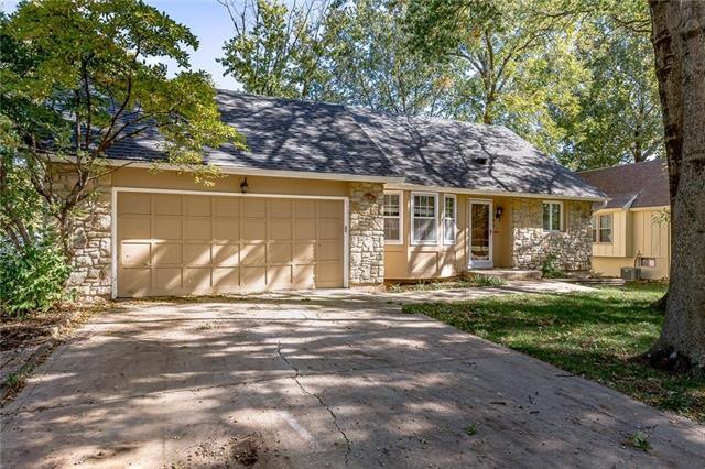 6225 Mullen Rd, Shawnee, KS 66216 - photo 1