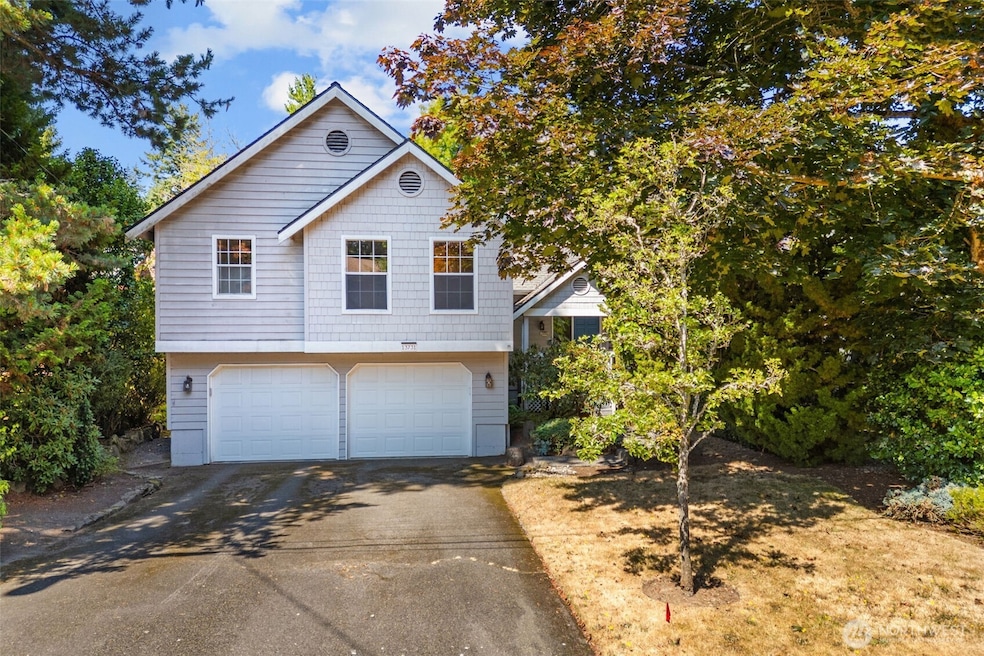 For Sale $1,090,000 • Co-Listing Agent