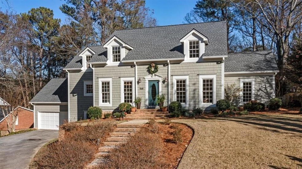 beautiful cape cod home in Byrnwyck