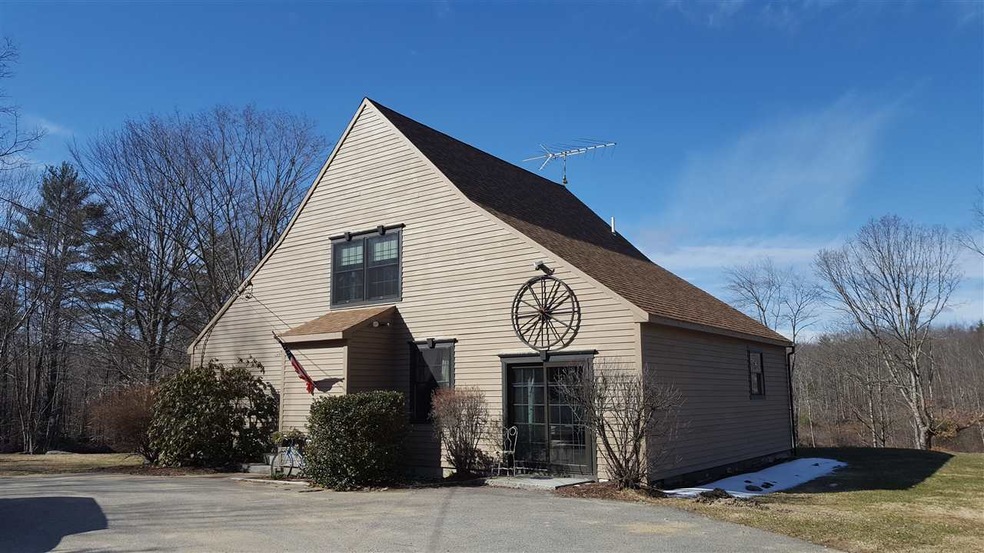 478 N Pembroke Rd, Pembroke, NH 03275 - photo 1