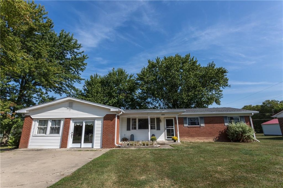 102 E Maple St, Roachdale, IN 46172 - photo 1