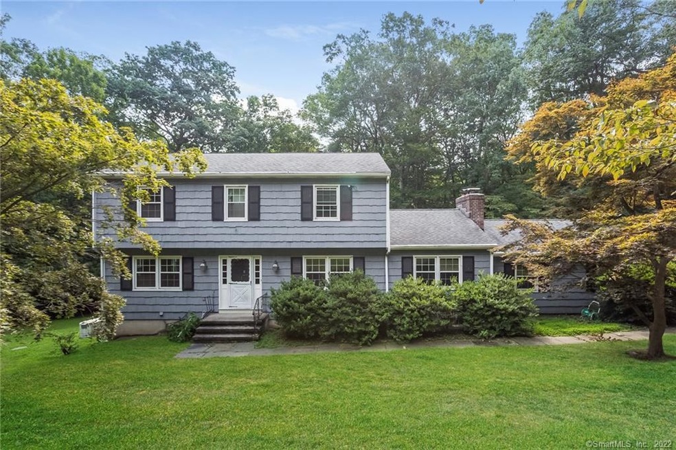 407 Spring Water Ln, New Canaan, CT 06840 - photo 1