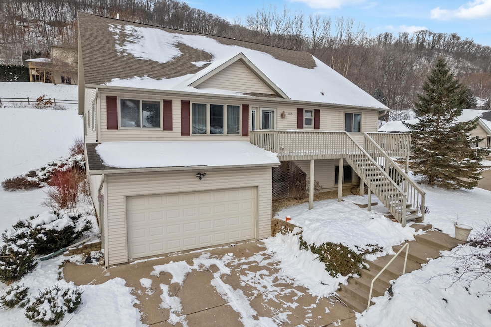 1115 Jonathan Ln, La Crescent, WI 55947 - photo 1