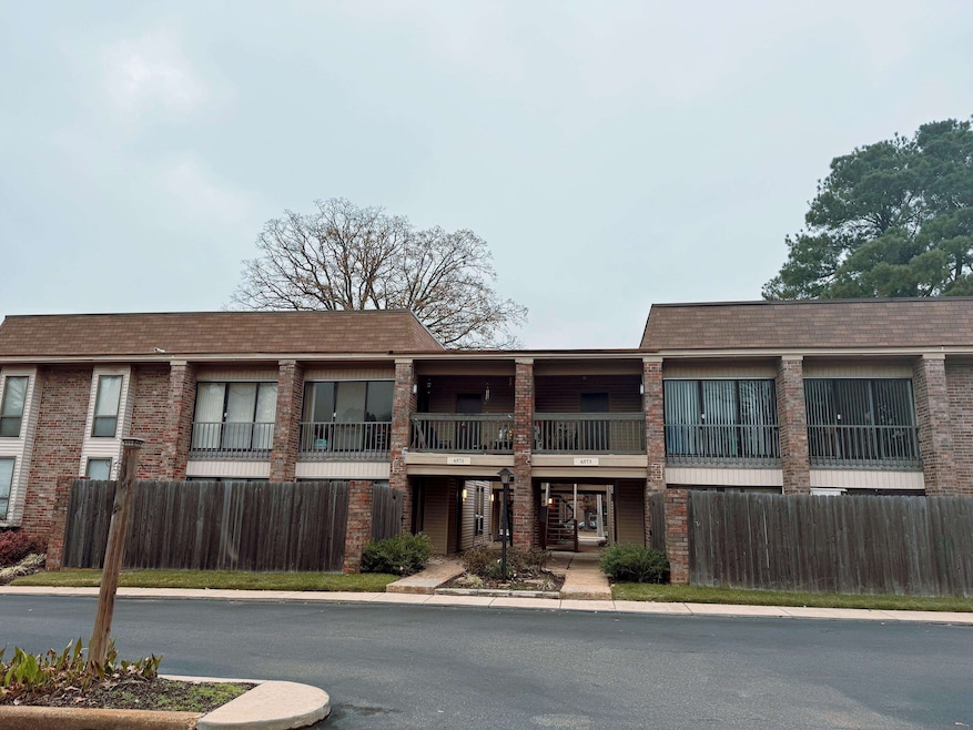 6571 Poplar Ave unit 2, Germantown, TN 38138 - photo 1