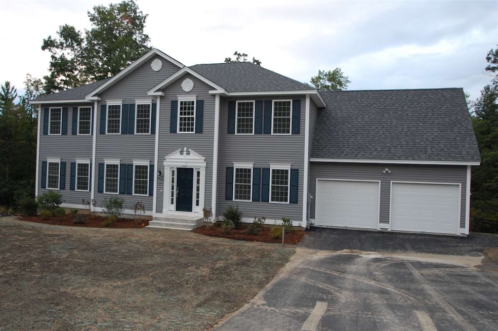 71 Brookview Dr, Hooksett, NH 03106 - photo 1