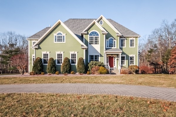 65 Waterman Way, Uxbridge, MA 01569 - photo 1