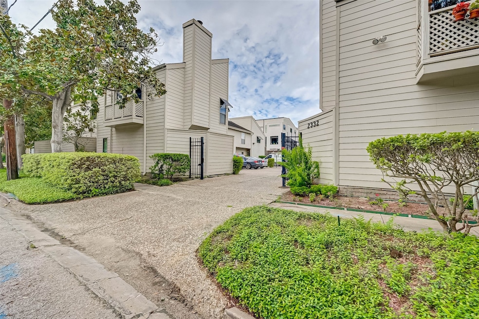 2332 Park St unit B, Houston, TX 77019 - photo 1