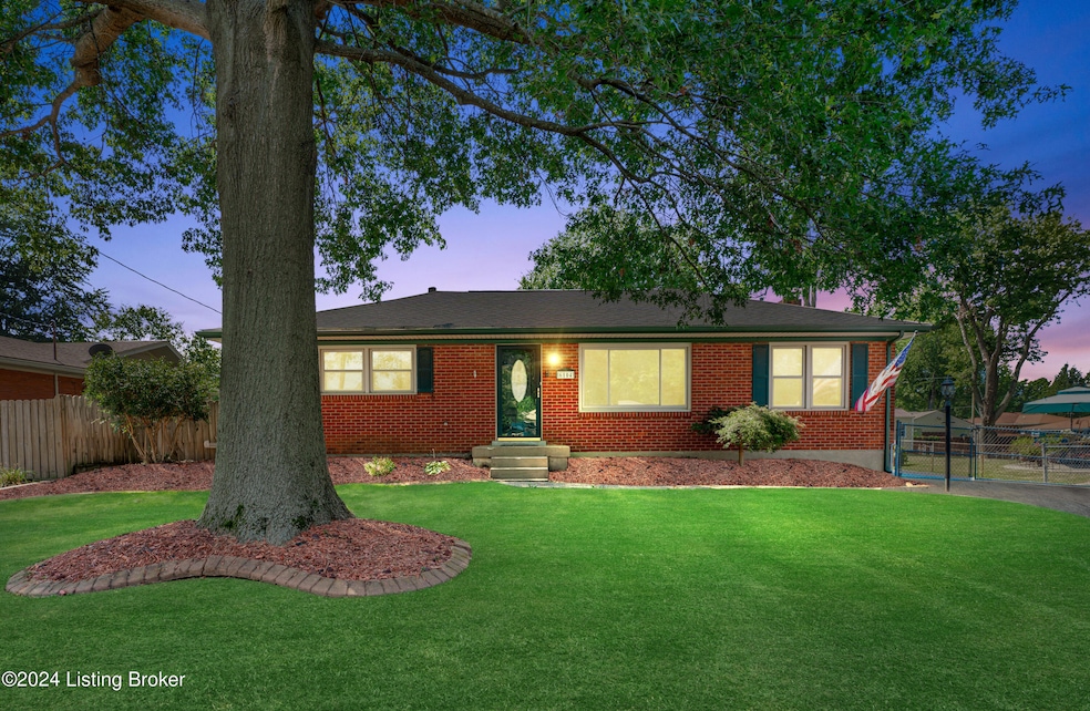 6104 Applegate Ln, Louisville, KY 40219 - photo 1