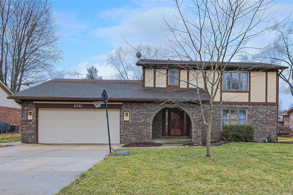 1711 Birch Ct, Plainfield, IN 46168 - photo 1