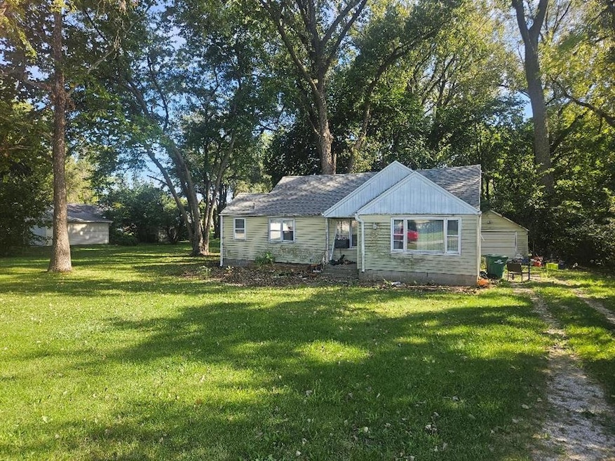 4545 NE Aurora Ave, Des Moines, IA 50317 - photo 1