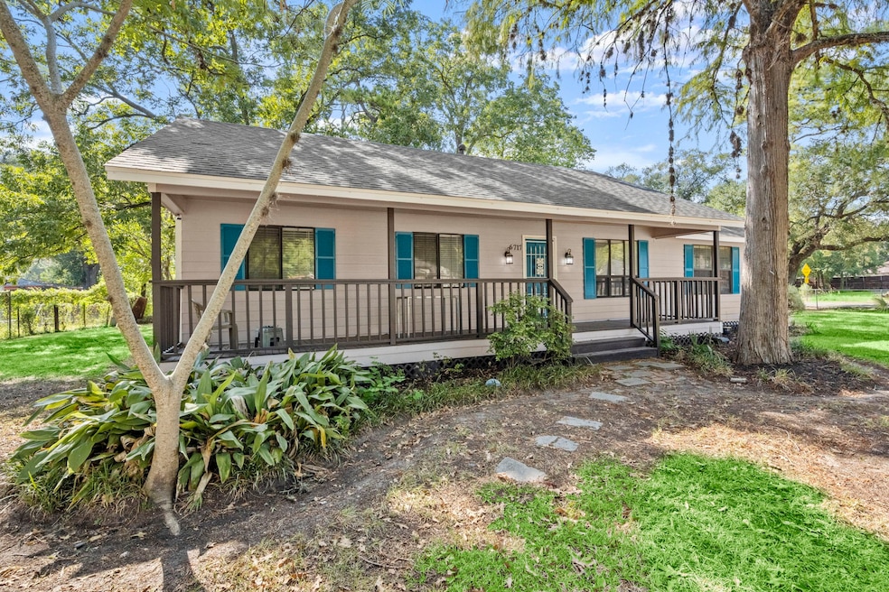 6717 Carver Rd, Houston, TX 77091 - photo 1
