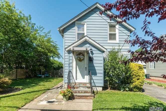 117 S 10th St, New Hyde Park, NY 11040 - photo 1