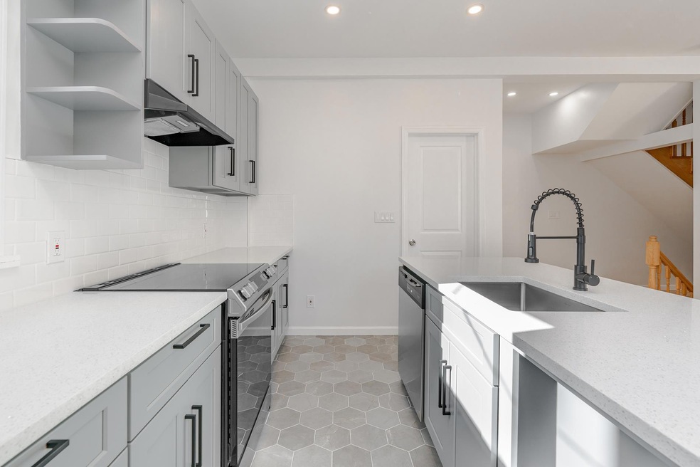 31-45 41st St unit 1, Astoria, NY 11103 - photo 1