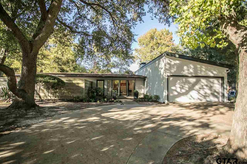 324 324 E Amherst, Tyler, TX 75701 - photo 1