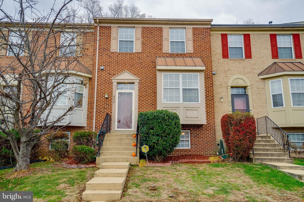 806 Queensdale Ct, Capitol Heights, MD 20743 - photo 1