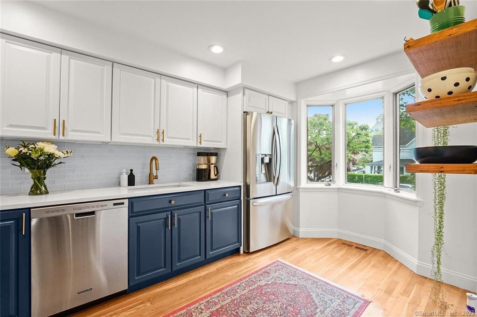 162 Forest St, Stamford, CT 06901 - photo 1