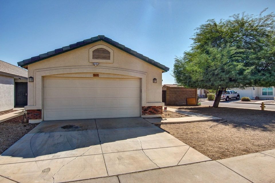 Front w/2 car garage