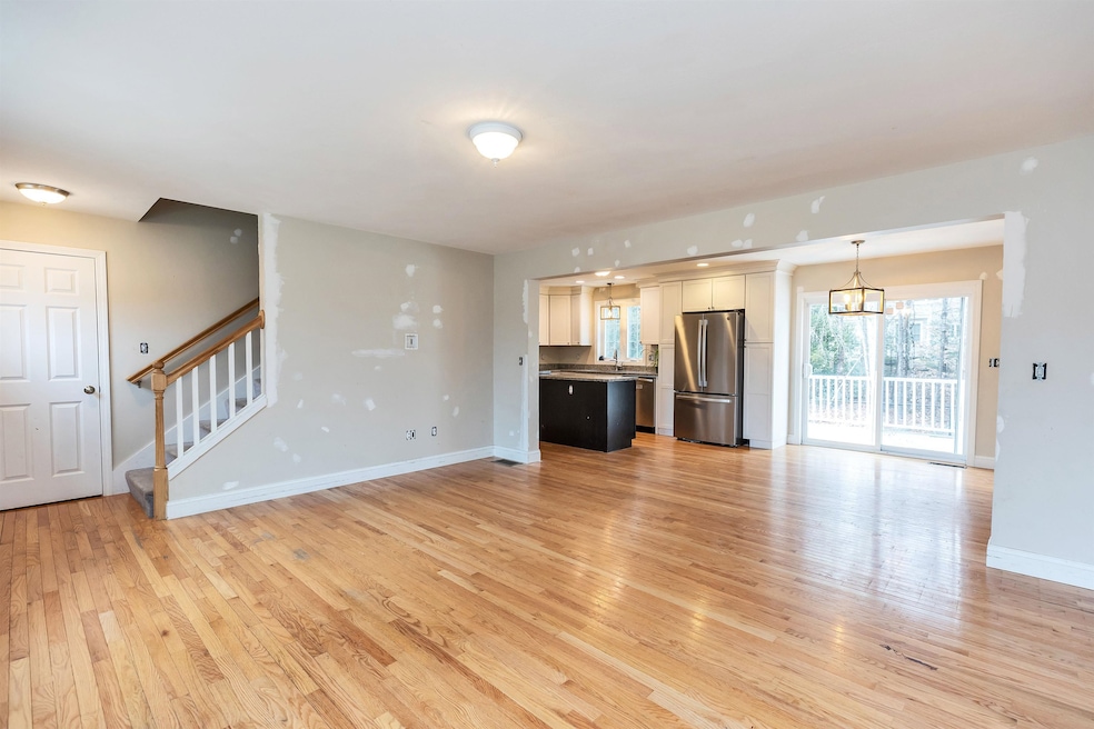 Gorgeous open concept when you walk through the door!
