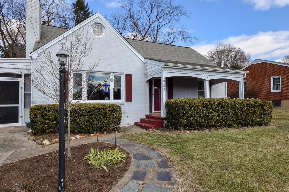 2733 Westhampton Ave Roanoke-large-003-4
