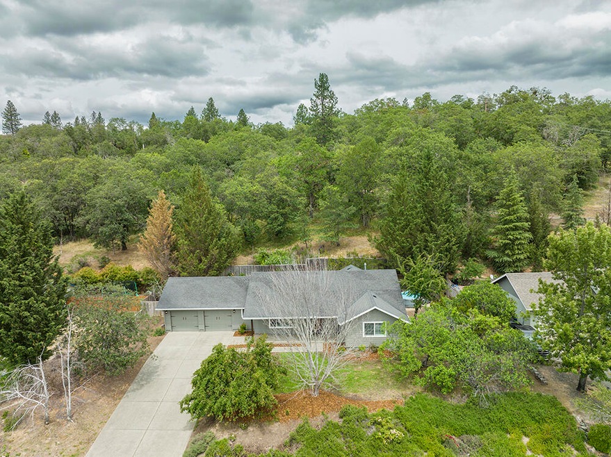 1180 NW F St, Grants Pass, OR 97526 - photo 1