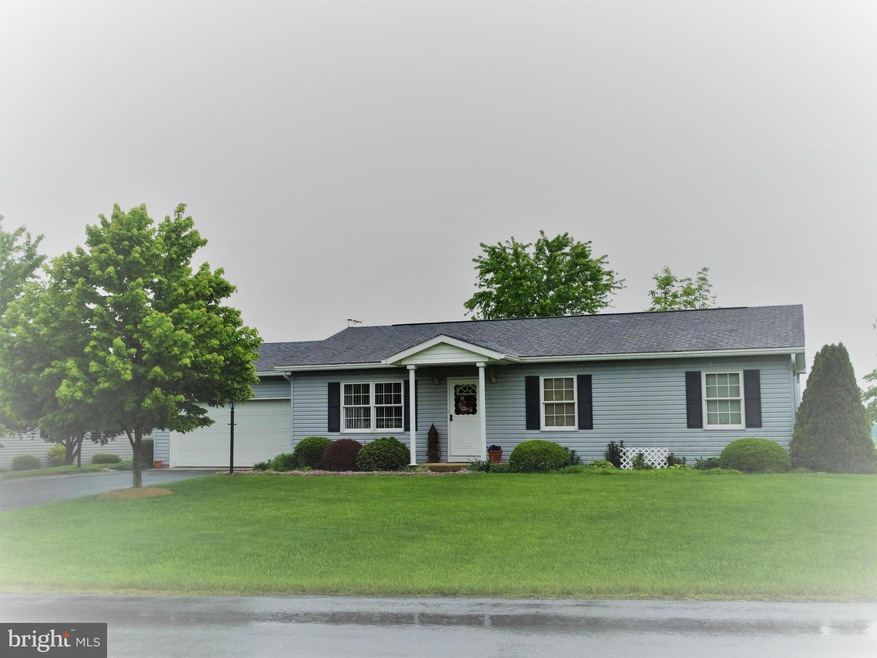 1438 Memory Ln, Chambersburg, PA 17201 - photo 1