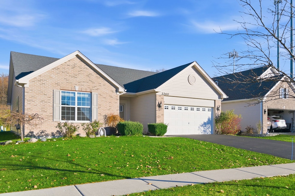 2260 Indigo Dr, Algonquin, IL 60102 - photo 1