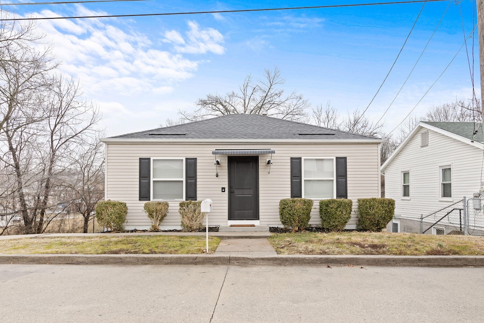 1-web-or-mls-917-poplar-st