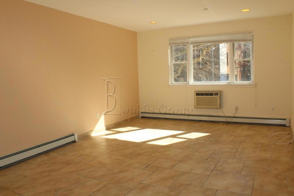35-09 28th Ave unit 2G, Long Island City, NY 11103 - photo 1