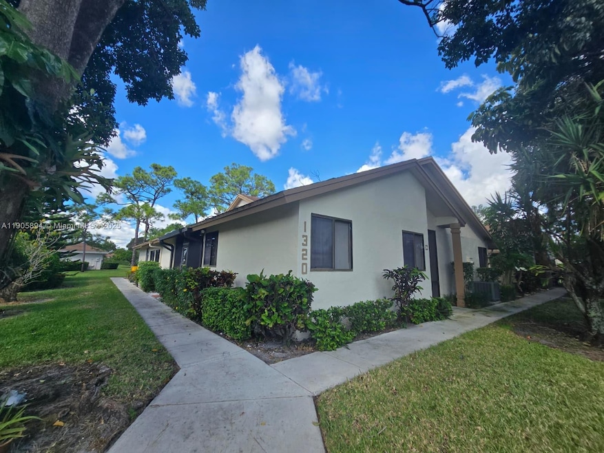 1320 NW 29th Ave unit C, Delray Beach, FL 33445 - photo 1