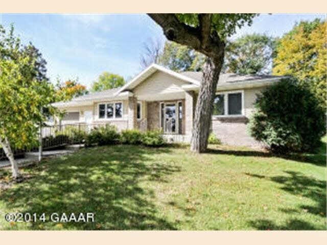 572 W Lake Cowdry Rd NW unit NW, Alexandria, MN 56308 - photo 1