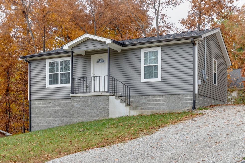 202 Reeves St, Dickson, TN 37055 - photo 1