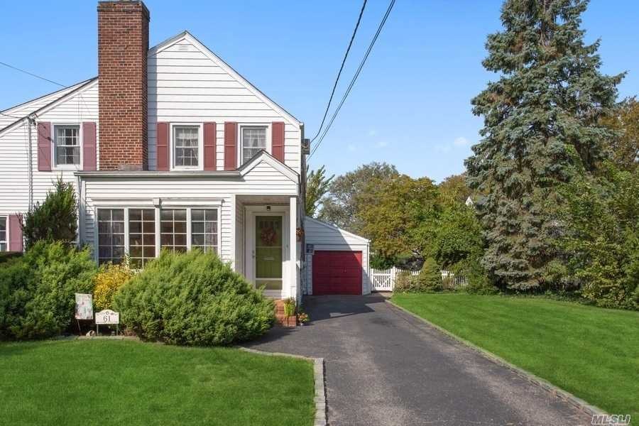 61 Carlton Terrace, Garden City, NY 11530 - photo 1