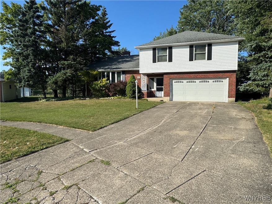 76 Leacliff Ln, Buffalo, NY 14224 - photo 1