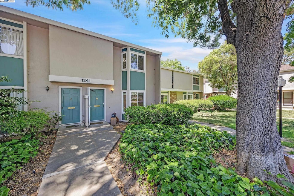 Sold $420,000 • Co-Listing Agent