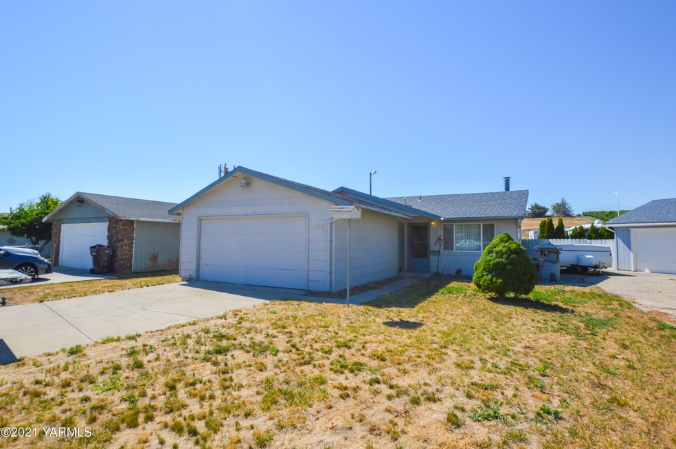 1818 Pickens Loop