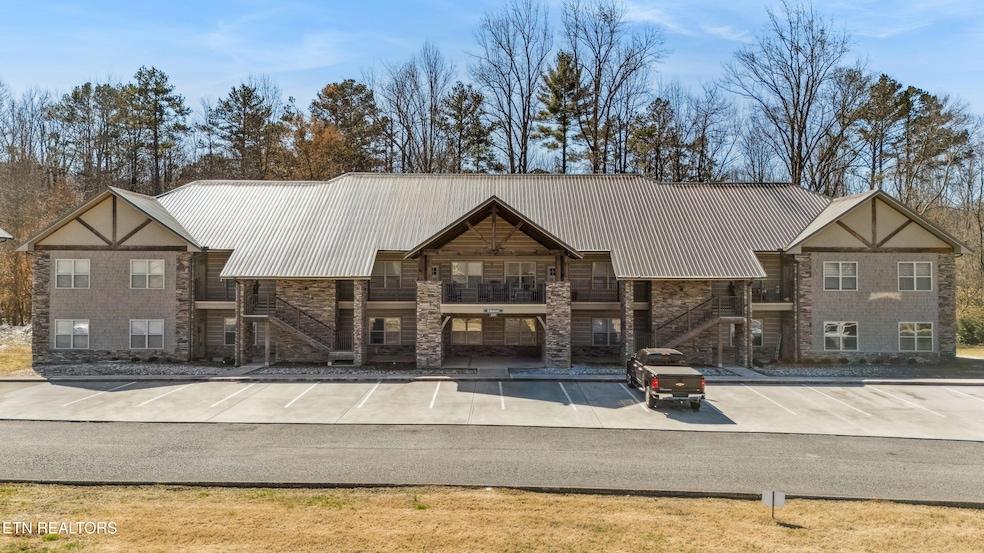 235 Bishop Cap Cir01 (1)