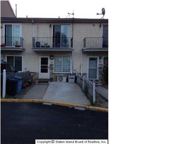67 Skyline Dr, Staten Island, NY 10304 - photo 1