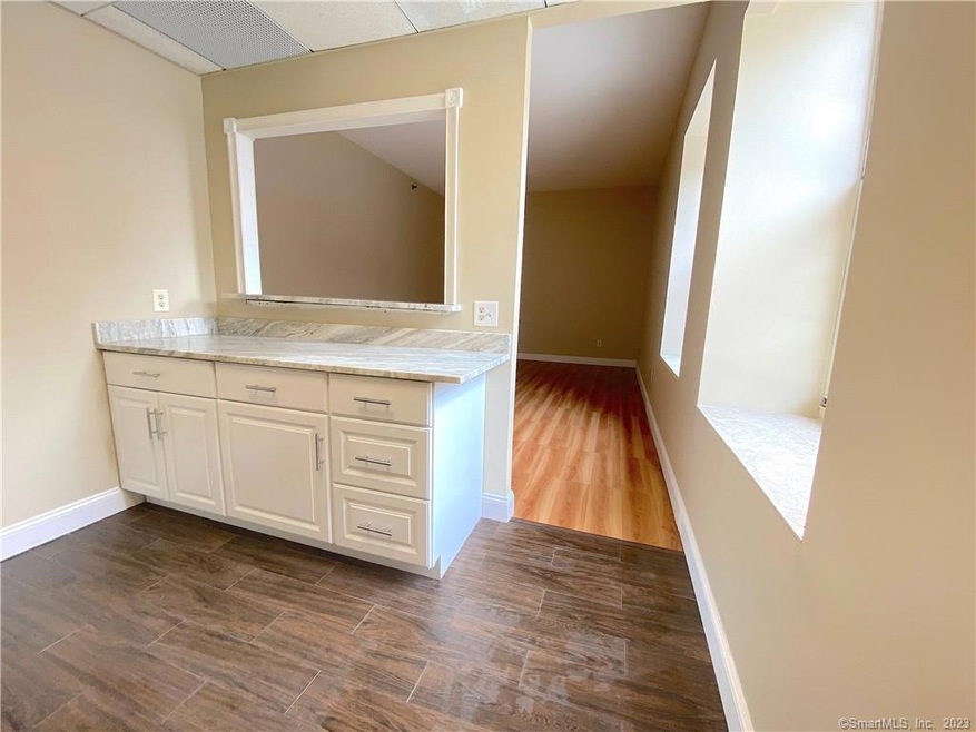 196 Crown St unit 2F/202, New Haven, CT 06510 - photo 1