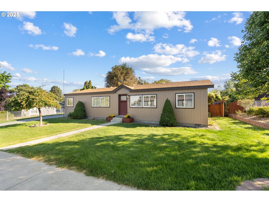 408 Willow Fork Dr SW, Boardman, OR 97818 - photo 1