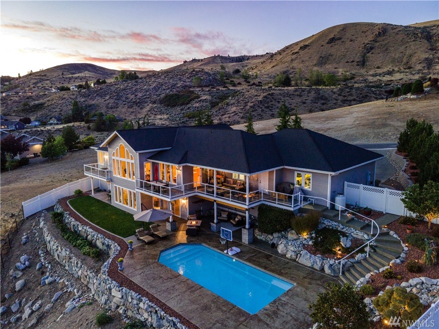 139 Crest Dr, Chelan, WA 98816 - photo 1