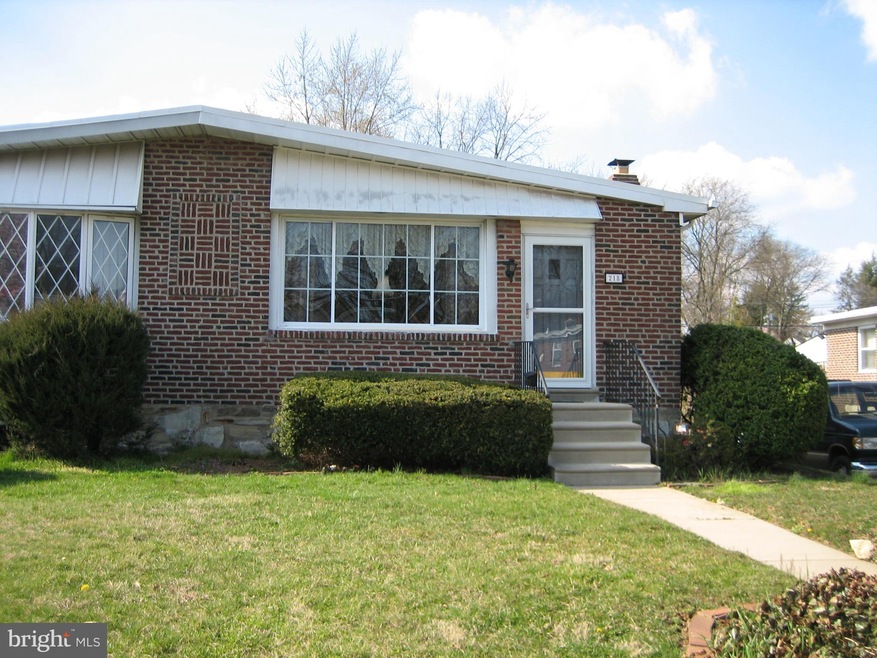 218 Dimarco Dr, Philadelphia, PA 19154 - photo 1