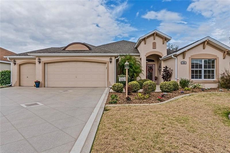 Fabulous Gardenia w/Golf Cart Garage in the Villag