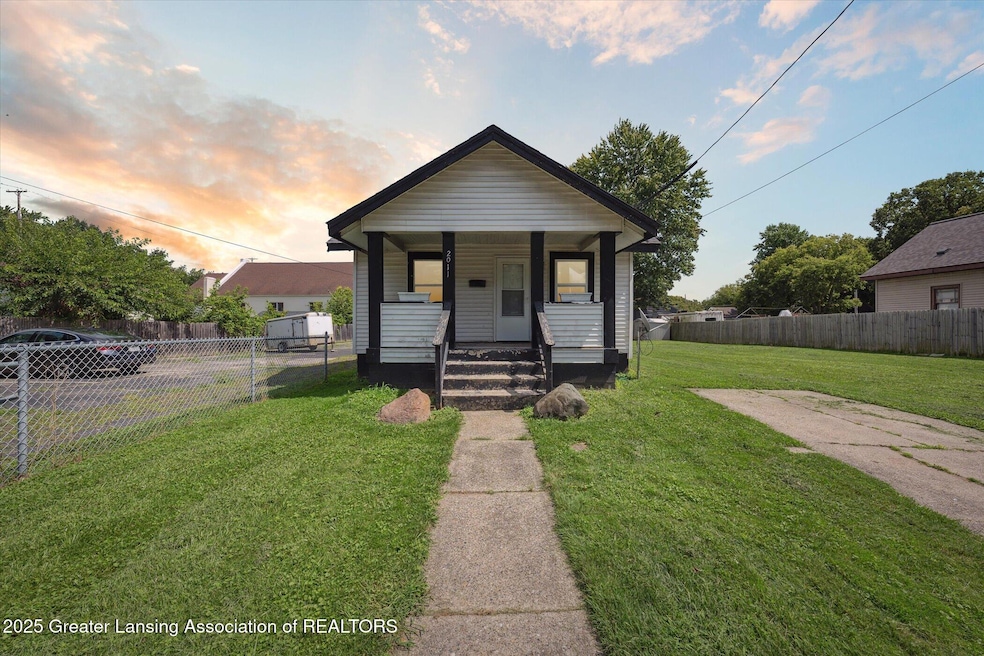 2011 S Martin Luther King jr Blvd, Lansing, MI 48910 - photo 1