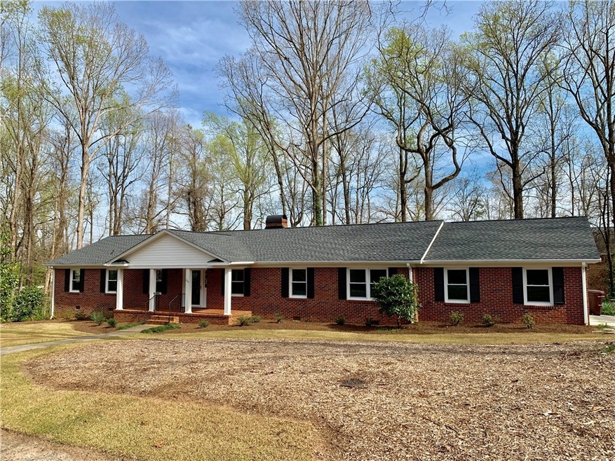 200 Sweetheart Nook, Pendleton, SC 29670 - photo 1