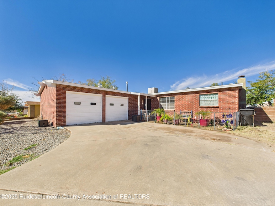 2511 Eastridge Dr, Alamogordo, NM 88310 - photo 1