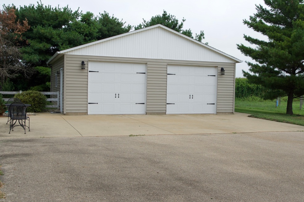 22206 2040e St, Princeton, IL 61356 - photo 1