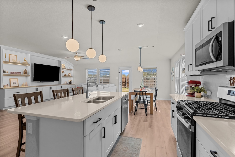 10644 Tonkala Dr, Fort Worth, TX 76179 - photo 1