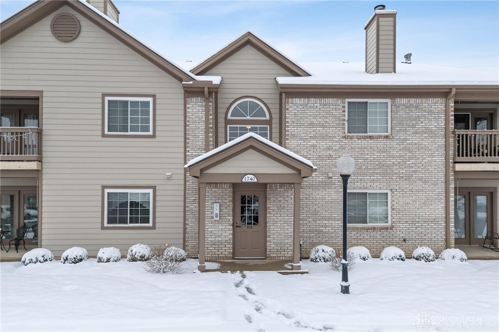 1740 Piper Ln unit 102, Dayton, OH 45440 - photo 1