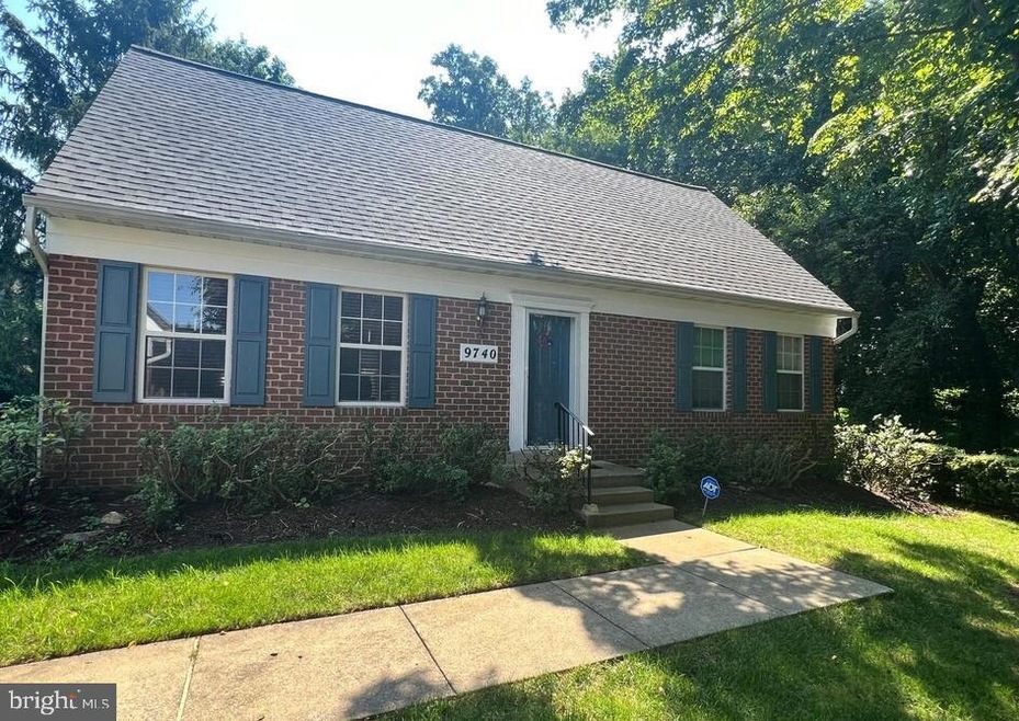 9740 Pleasant Gate Ln, Potomac, MD 20854 - photo 1