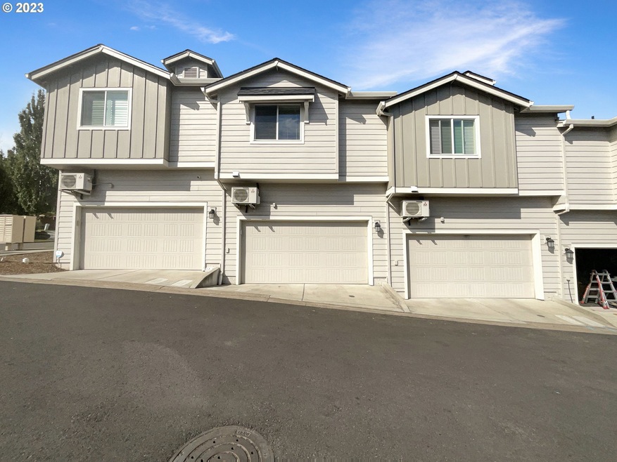 15604 SE Misty Dr, Happy Valley, OR 97086 - photo 1